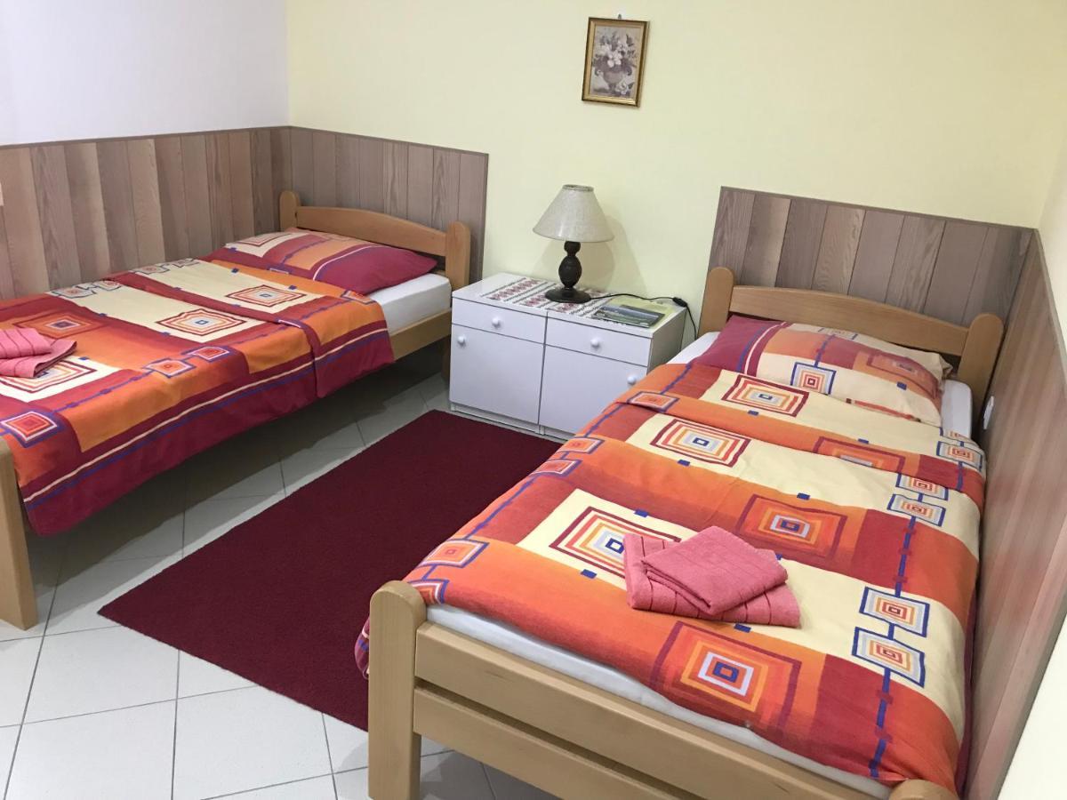 Guesthouse Rebel Deliblato Екстериор снимка